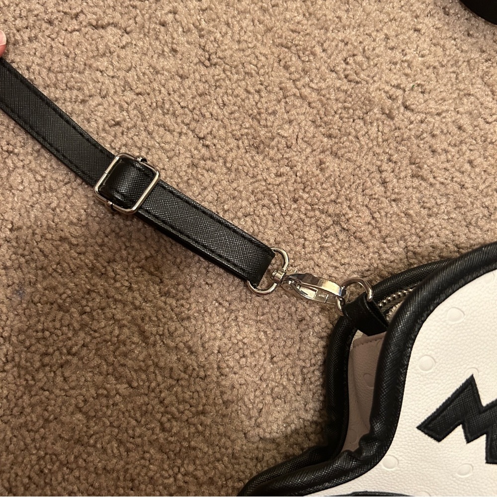 Disney “Oh Mickey!” Pop Art Speech Bubble Crossbody Purse - Picture 6 of 9